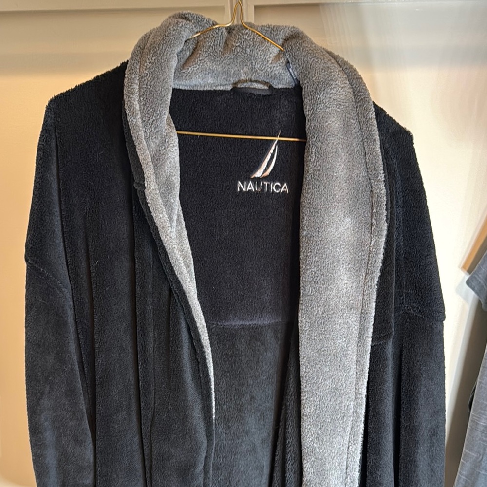 Nautica Men's Black and Gray Robe Plush One Size OSFA Bath